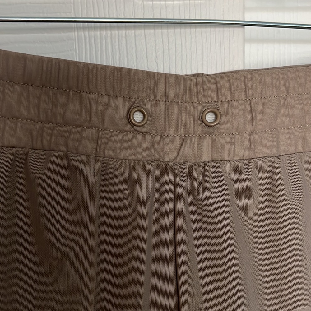 Alo Yoga | shorts - Picture 3 of 4